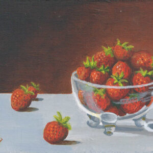 Stillleben mit Erdbeeren in einer Glasschale uf einem Tisch
